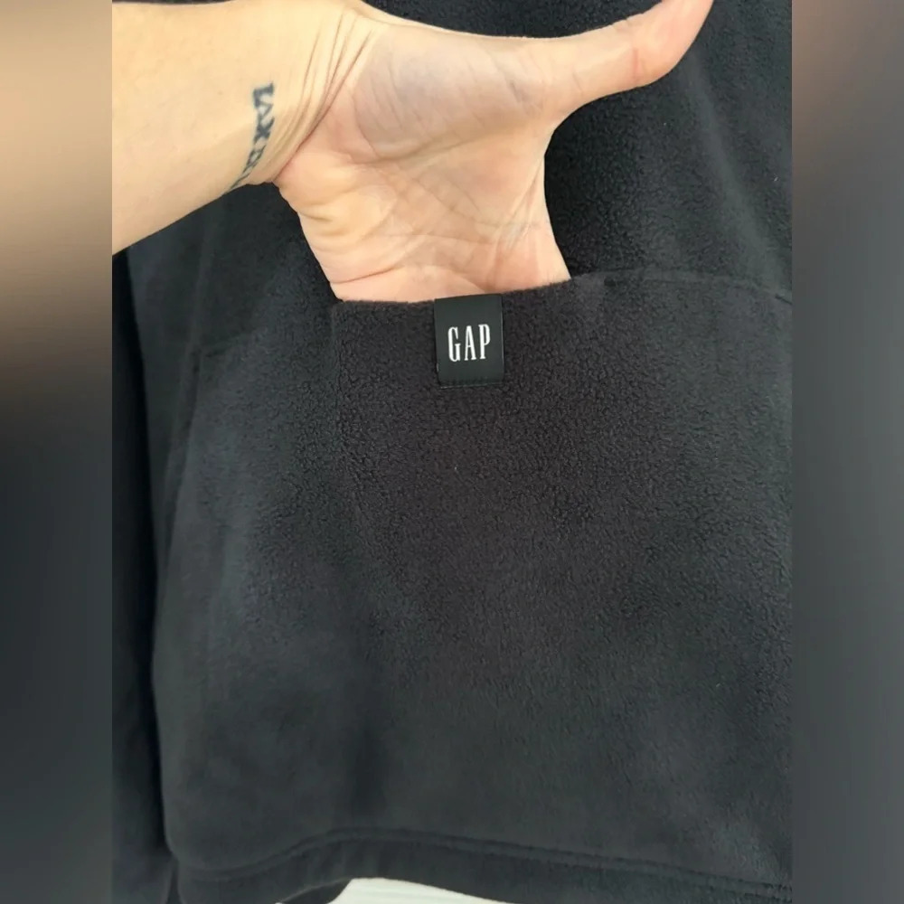 Yeezy Gap Engineered by Balenciaga Polar Fleece Padded Hoodie in black - Picture 3 of 11